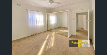 SPACIOUS FAMILY HOME - Photo 3