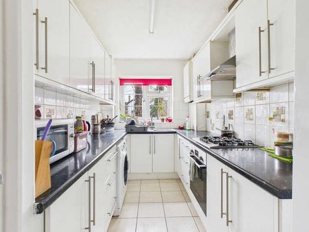 Winbury Court, West Road, Maidenhead, Berkshire, SL6 - Photo 2