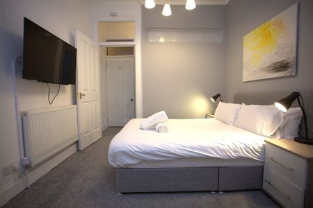 Byres Road - Photo 2