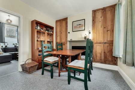 Stone Terrace, Stone Street £1,750 pcm ⓘ The monthly or weekly payment required by the landlord. Read our glossary page , 2 bedrooms, semi-detached house, to let * Tenant info - Photo 4