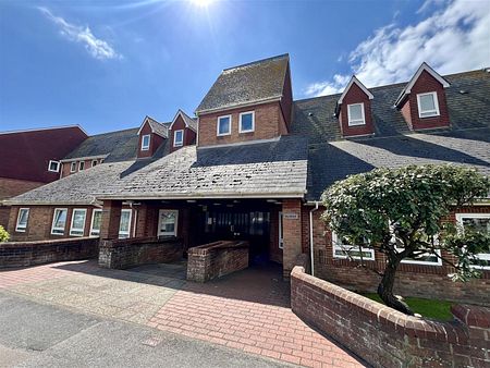 Terminus Road, Bexhill-on-Sea, TN39 3LL - Photo 2