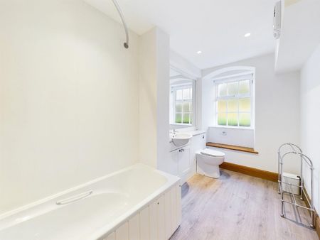 1 bedroom Flat To Let - Photo 3