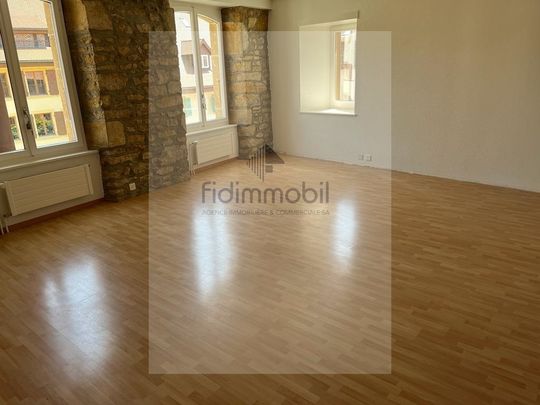 Appartement de 5 pièces en plein coeur de St-Blaise - Foto 1