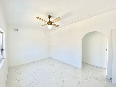 3 Bedroom House - Photo 4
