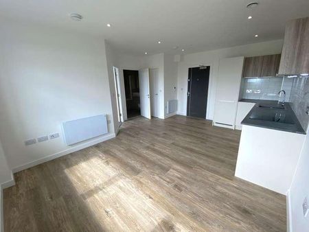 London Road, Staines-upon-thames, Surrey, TW18 - Photo 5