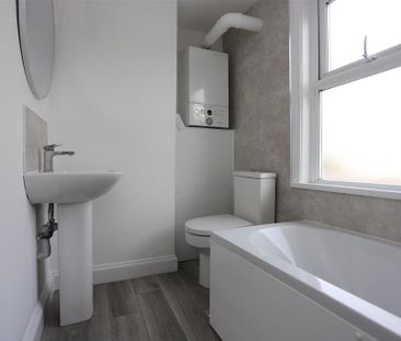 2 bedroom maisonette to rent - Photo 3