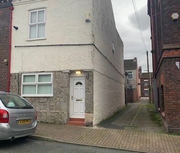 Cholmondeley Street Room 2 - Photo 1