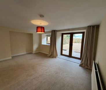 Cottage to rent on - Photo 3