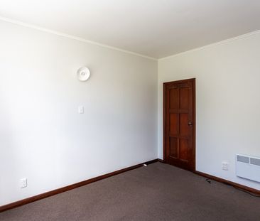 Lovely renovated 2 bedroom home in Riccarton! - Photo 6