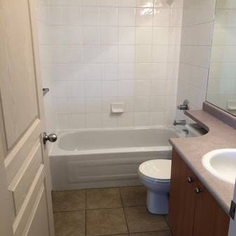 2 bedroom Apt and 2 Washroom on West Broadway, Vancouver - Photo 4