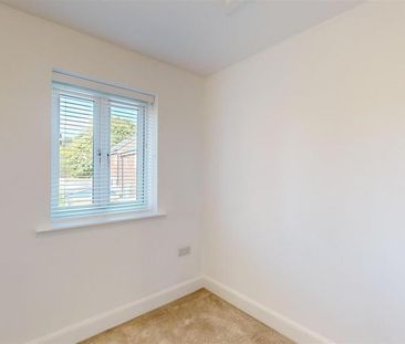 3 bedroom end of terrace house to rent - Photo 2