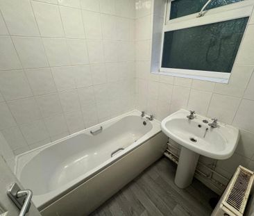 4 bedroom terraced house to rent - Photo 6