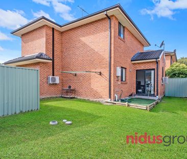 Charming 2-Bed Townhouse with Large Backyard – Rear Position in Qui... - Photo 2