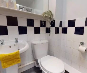 Silver En Suite - Photo 5