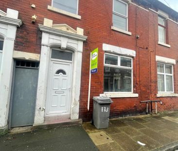 3 bedroom terraced house to rent - Photo 3