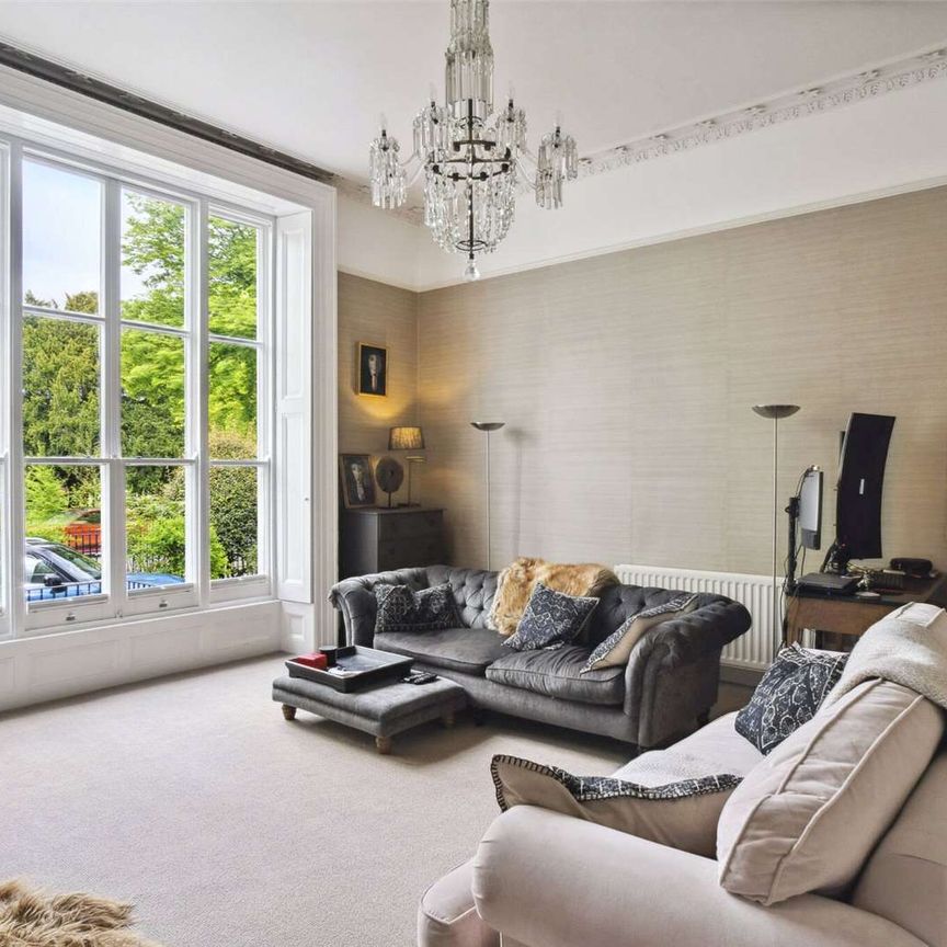 A magnificent raised ground floor apartment, offering space and premium features. - Photo 1