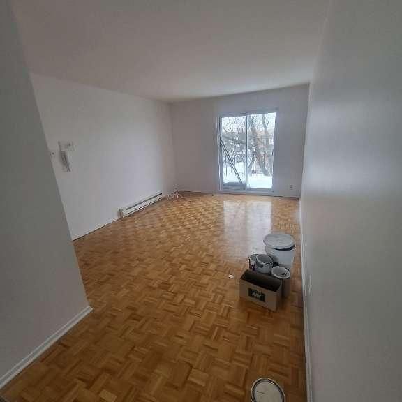 Beau Grand 4 1/2 propre à louer - Photo 1