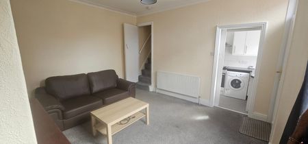 2 Bed - 48 Harold View, Hyde Park, Leeds - LS6 1PP - Student - Photo 2