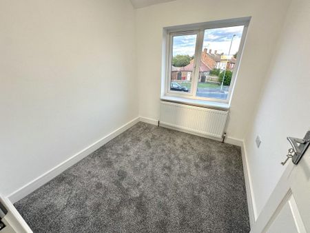 4 bedroom terraced house to rent - Photo 2