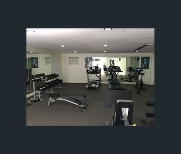 Fully Furnished stylish 2 bedroom apartment near World Square - Photo 2