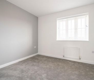 2 bedroom semi-detached house to rent - Photo 3