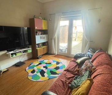 2 Bed Flat, Long Lane, N3 - Photo 1