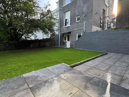 3 bedroom flat to rent - Photo 3