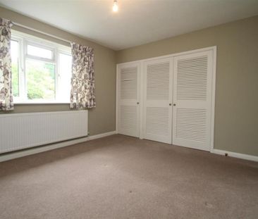 4 bedroom detached house to rent - Photo 4