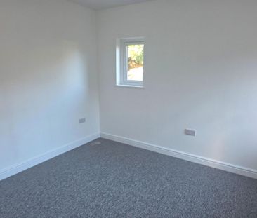 2 bedroom semi-detached house to rent - Photo 2