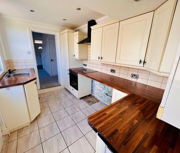 3 bedroom terraced house to rent - Photo 6