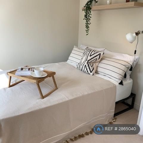 6 bedroom detached house to rent - Photo 1