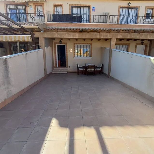 Alquiler de chalet adosado en Calle Alcalá de Henares, 31 - Photo 1