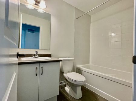 For Lease - 3165 Elgin Mills Road, Markham, Ontario - Photo 3