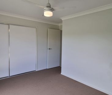 Modern four Bedroom Home in a quiet street - Photo 2