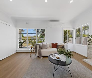 Beautifully Renovated 4 bedroom Family Home in Prime Oakleigh South - Photo 3