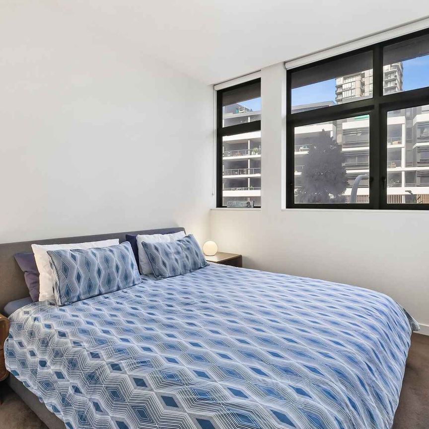 Stunning Two Bedroom Apartment In Highly Coveted "Divercity" - Photo 1