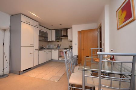 1 bedroom flat to rent - Photo 4