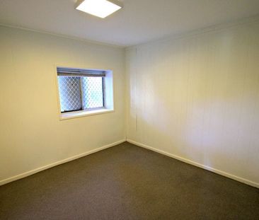 GREAT FAMILY HOME WITH DUAL LIVING POTENTIAL - Photo 5