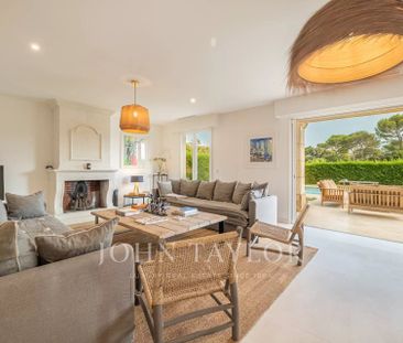Maison à louer Mougins, Cote d'Azur, France16 500 EUR / Mois - Photo 5
