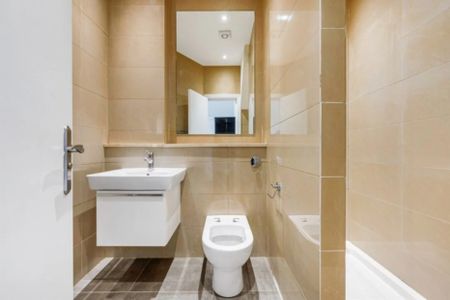 Uxbridge Road, Acton, London W3 - Photo 4