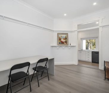 Ultra-Versatile Five Bedroom Family Home in Heart of Artarmon Close... - Photo 1