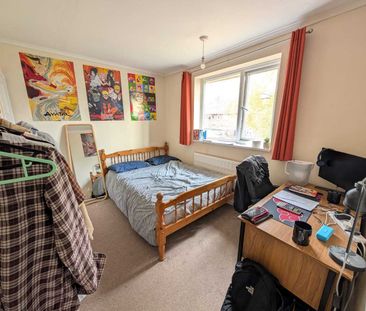 South Park Avenue, Norwich - Photo 2