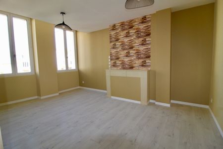 Location Appartement 2 pièces 69m² - Photo 3