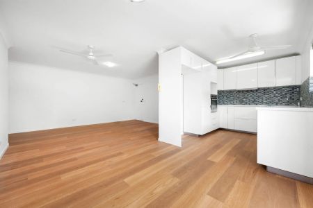 6/46 Dalmore Street, - Photo 2