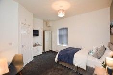 1 bed Room for Rent - Photo 2