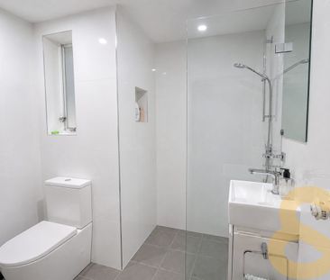 SPACIOUS ONE-BEDROOM APARTMENT IN QUIET BOTANY LOCATION - Photo 5