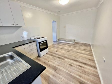 Private Studio Living Ideal for Singles! - Photo 3