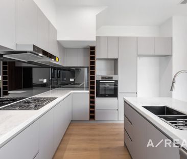 Beautiful Three bedroom Home in Doncaster East! - Photo 6