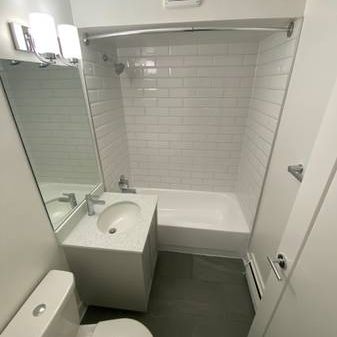 Move in to a beautiful 1 bedroom apartment in Vancouver's West End - Photo 3