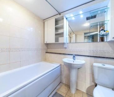 Room in a Shared Flat, Cape Yard, E1W - Photo 1